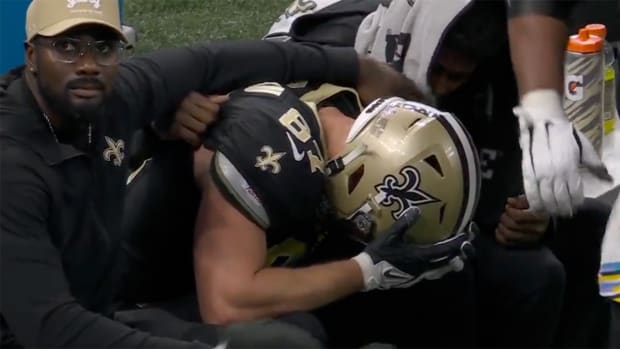 Saints' Foster Moreau Was Devastated on Sideline After Dropping Touchdown vs. Jaguars